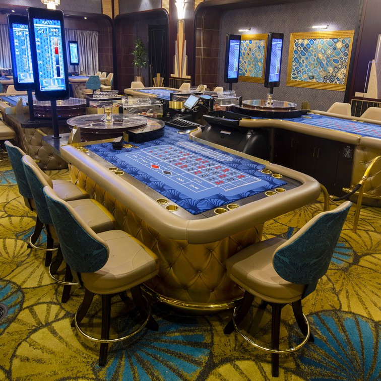 roulette gaming table